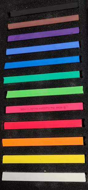 KOH-I-NOOR Pastellilajitelma 12 neliskulmaista - Kuivapastellit ja pastelliliidut - KN360950 - 1