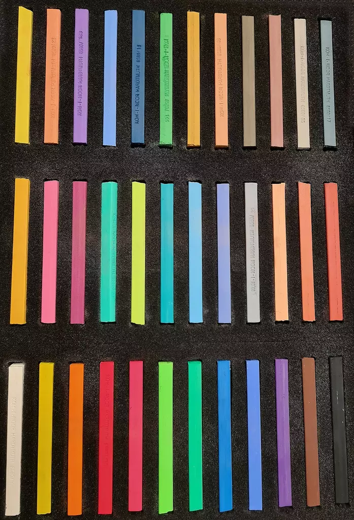 KOH-I-NOOR Pastelliliitulajitelma 36 neliskulmaista liitua - Kuivapastellit ja pastelliliidut - KN360952 - 1