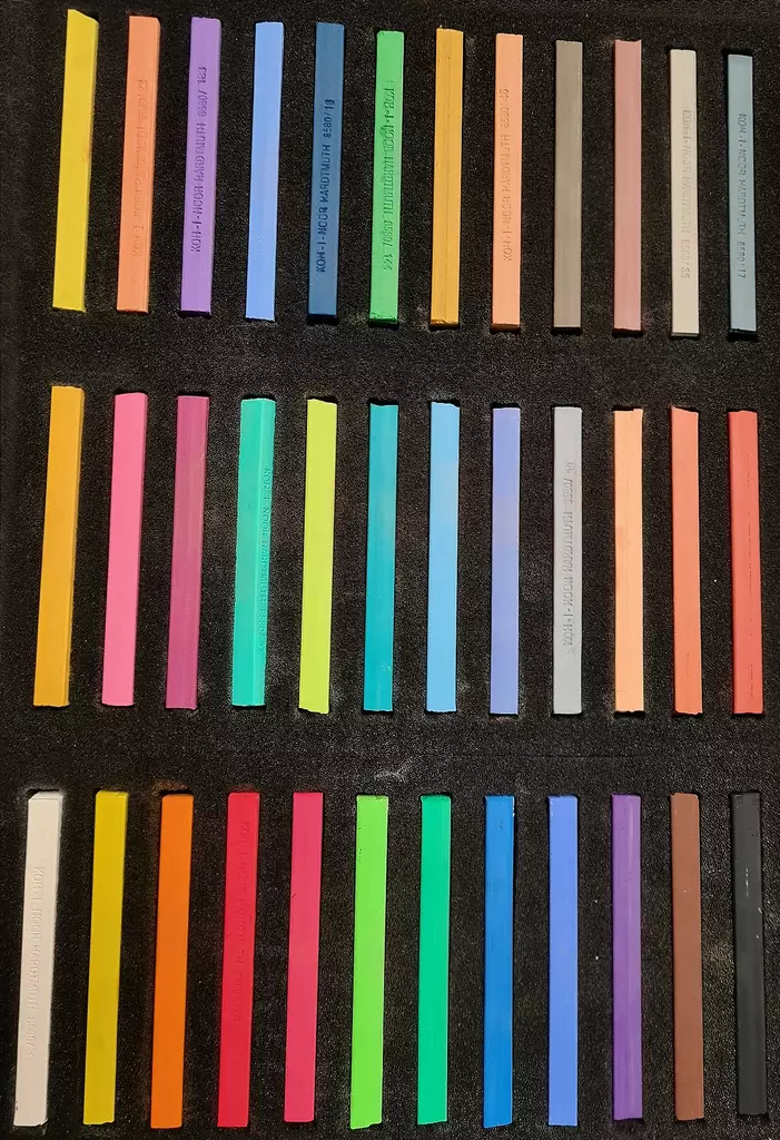 KOH-I-NOOR Pastellilajitelma 48 neliskulmaista - Kuivapastellit ja pastelliliidut - KN360953 - 1