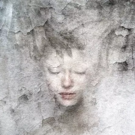 Hintsanen Päivi: Kyynelkadon hoitajat: Unohdettujen muistaja - Keskisuuret vedokset - t12327 - 2