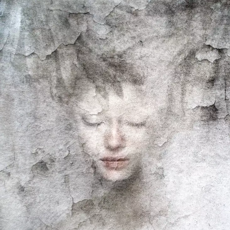 Hintsanen Päivi: Kyynelkadon hoitajat: Unohdettujen muistaja - Keskisuuret vedokset - t12327 - 2